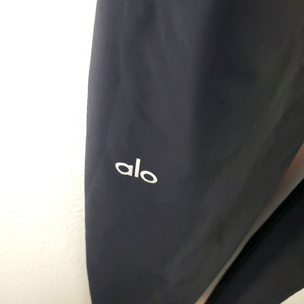 Women's ALO Black Preowned Cut Out Stretchy Yoga Pants Size XS - Picture 11 of 12